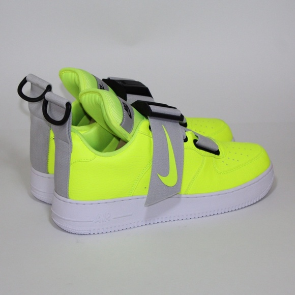 Nike Air Force 1 Utility Low Top Shoe - Picture 4 of 7